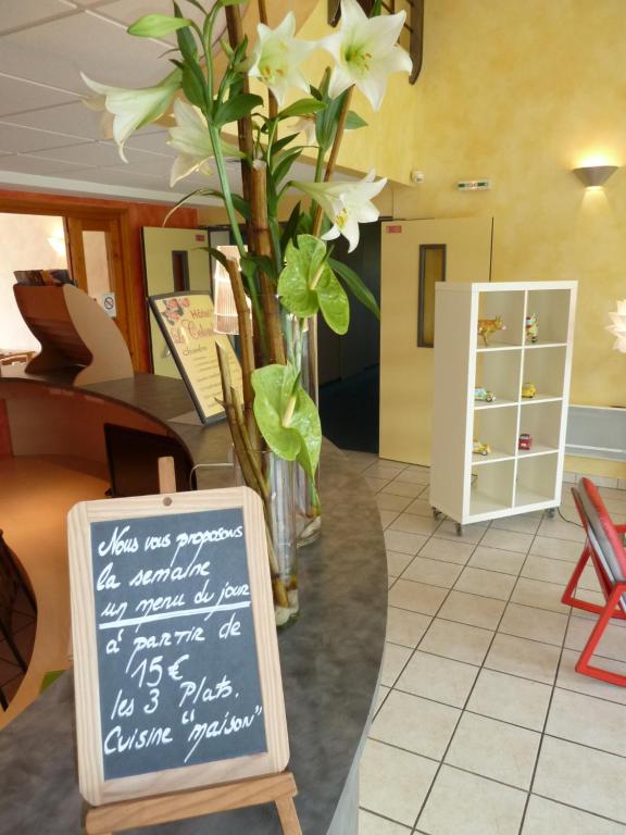 Fotografie z fotogalerie ubytování Hôtel La Colombiere Cantal v destinaci Massiac