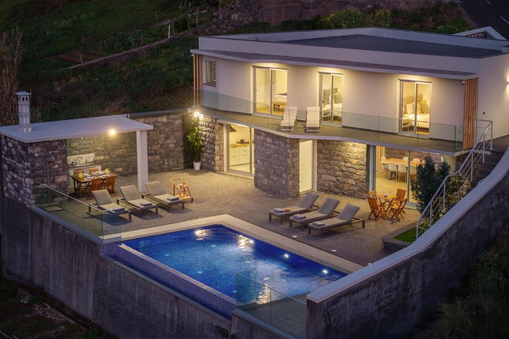 Πισίνα στο ή κοντά στο With pool and sea view - Vila da Ribeira da Vaca