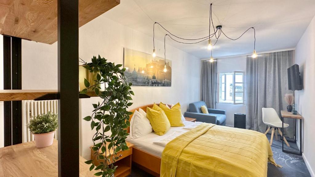 Posteľ alebo postele v izbe v ubytovaní Hotel Krone 1512