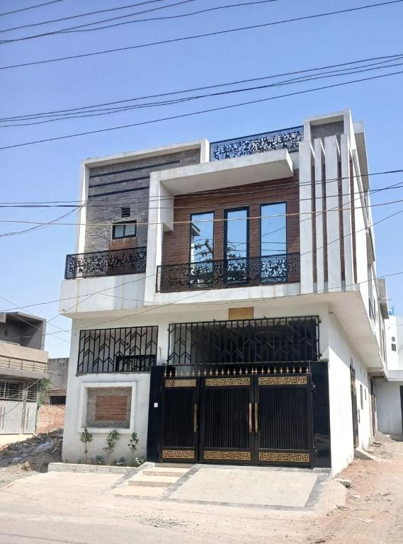 Mahr Guest House