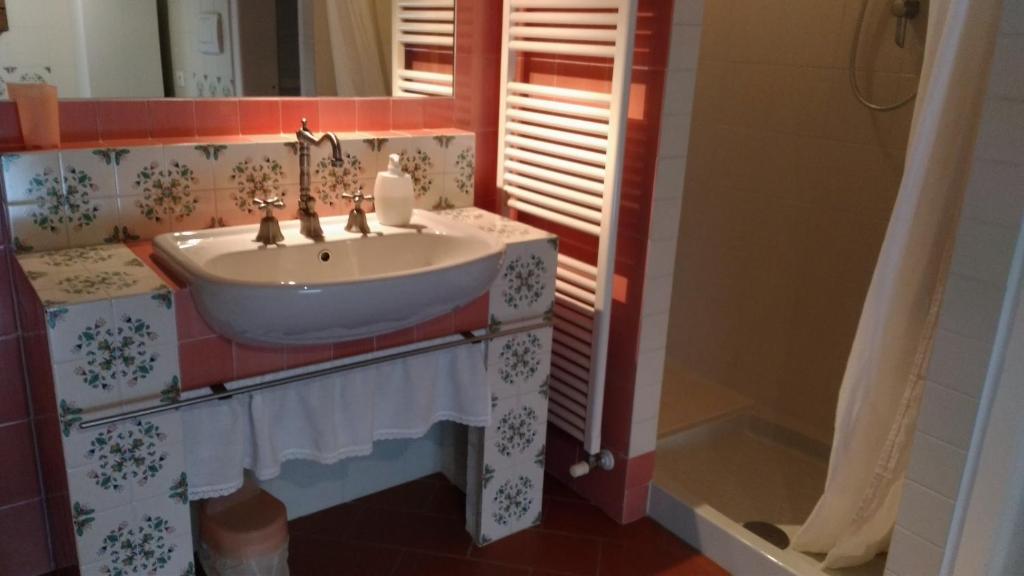 Koupelna v ubytování B&B Le Ripe