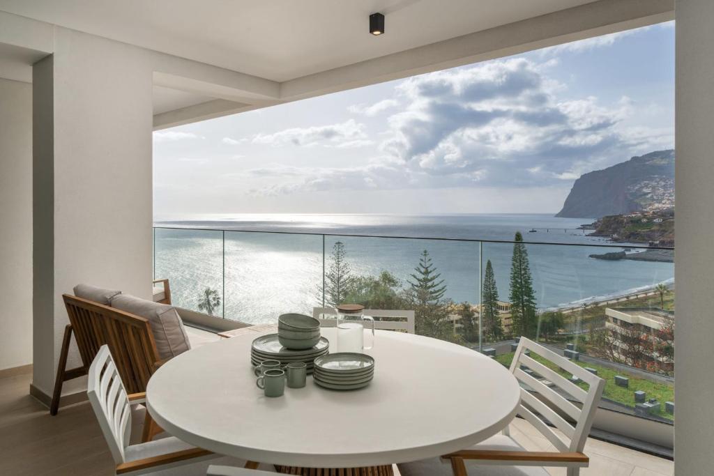 Acqua Residence III by an island apart