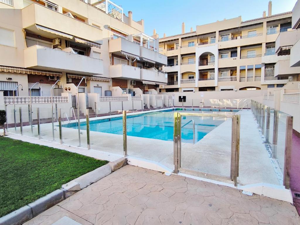 Swimmingpoolen hos eller tæt på BS Apartamento Buenavista Playa estancia min 6 noches A 2 minutos de la playa