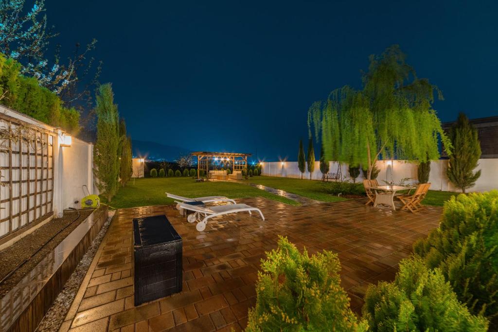 Zahrada ubytování Entire Villa Near Tbilisi Nature Reserve with Panoramic View