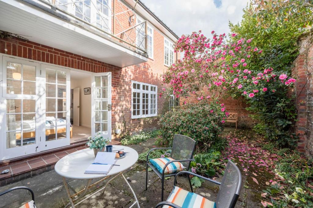 Camellia Cottage, Southwold 6