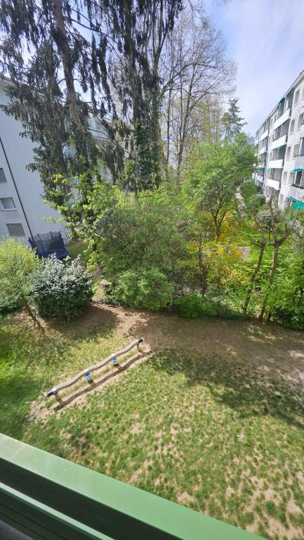 Aed väljaspool majutusasutust Ruhige 2-Zi-Wohnung mit Garage