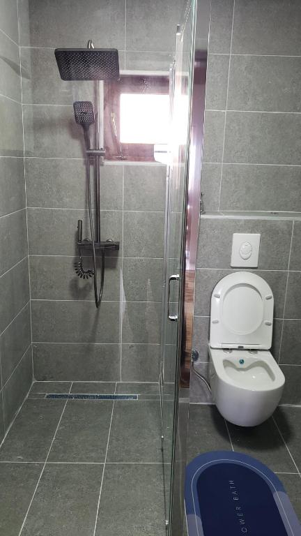 Koupelna v ubytování Prenoćište 3 sobe