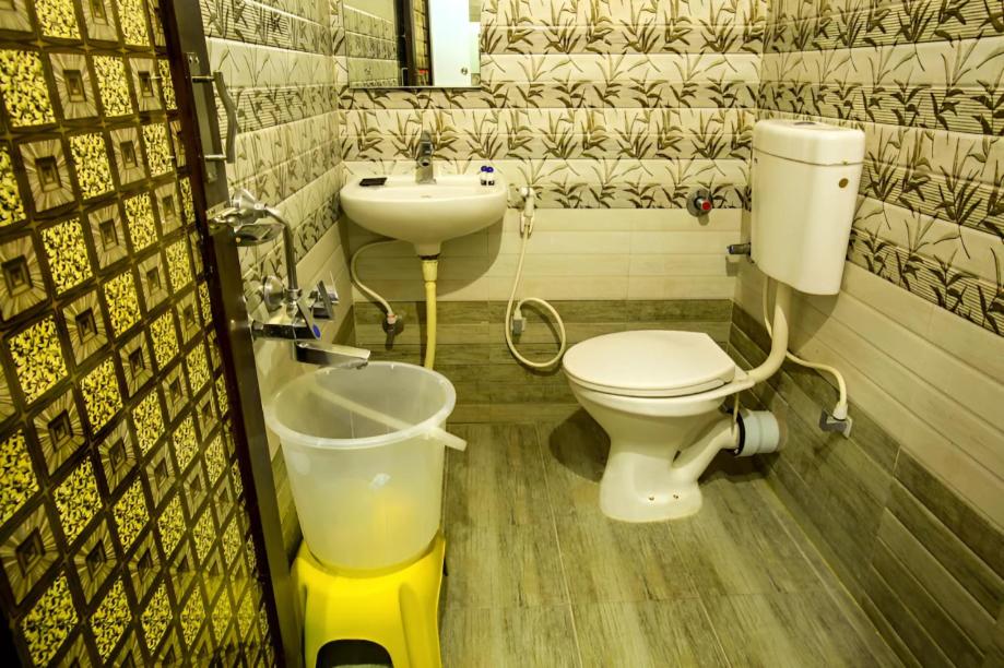 Koupelna v ubytování BS International Hotel Mysore