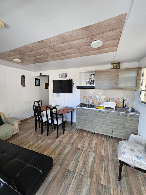 TV a/nebo společenská místnost v ubytování Hostal Shangiovys