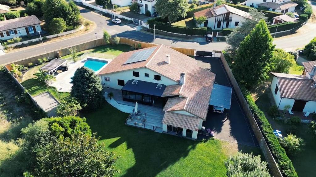 an aerial view of a house at Villa Pessac Bordeaux-bassin in Pessac