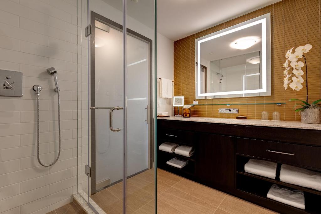 Hotel X Toronto, a Destination by Hyatt Hotel - Camera King Deluxe