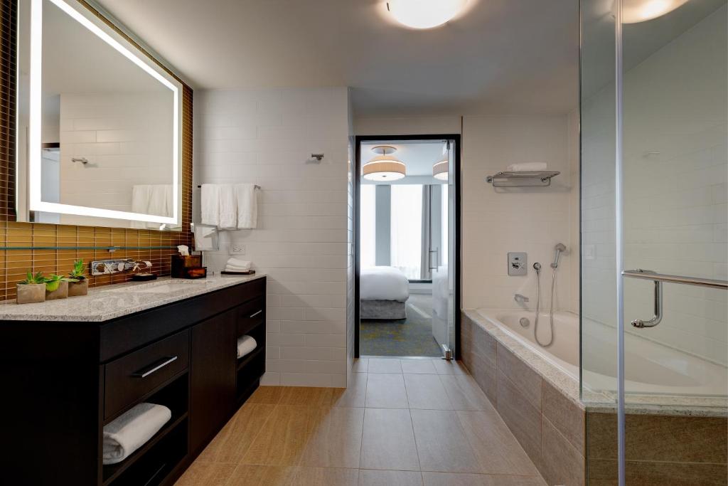 Hotel X Toronto, a Destination by Hyatt Hotel - Suite Premium Con 1 Camera Da Letto