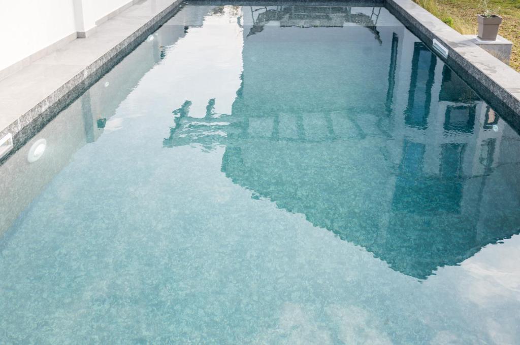 The swimming pool at or close to Villa Sunset Albatross