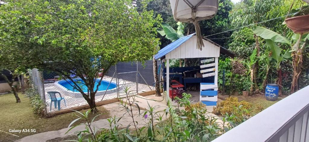 Bazén v ubytování Cabaña Vistas del Bosque jarabacoa aceptamos tarjetas visa o Mastercard nebo v jeho okolí
