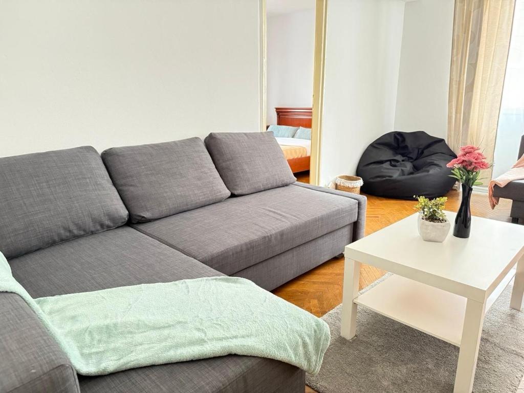 Khu vực ghế ngồi tại Planet Nine Apartment