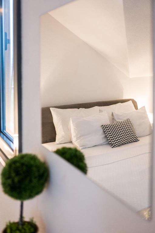 A bed or beds in a room at Villa Sunset Albatross