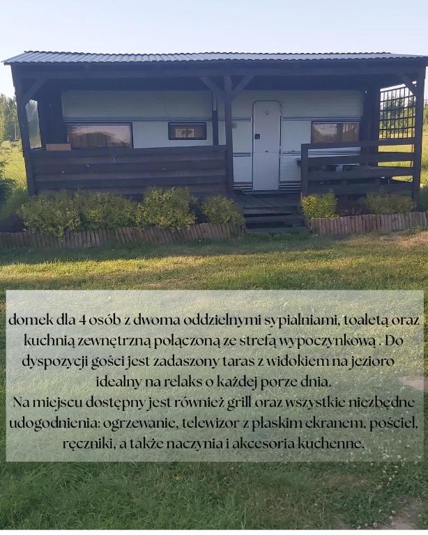 Budova, kde se kemp nachází