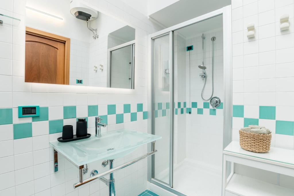 A bathroom at Appartamento MarySol