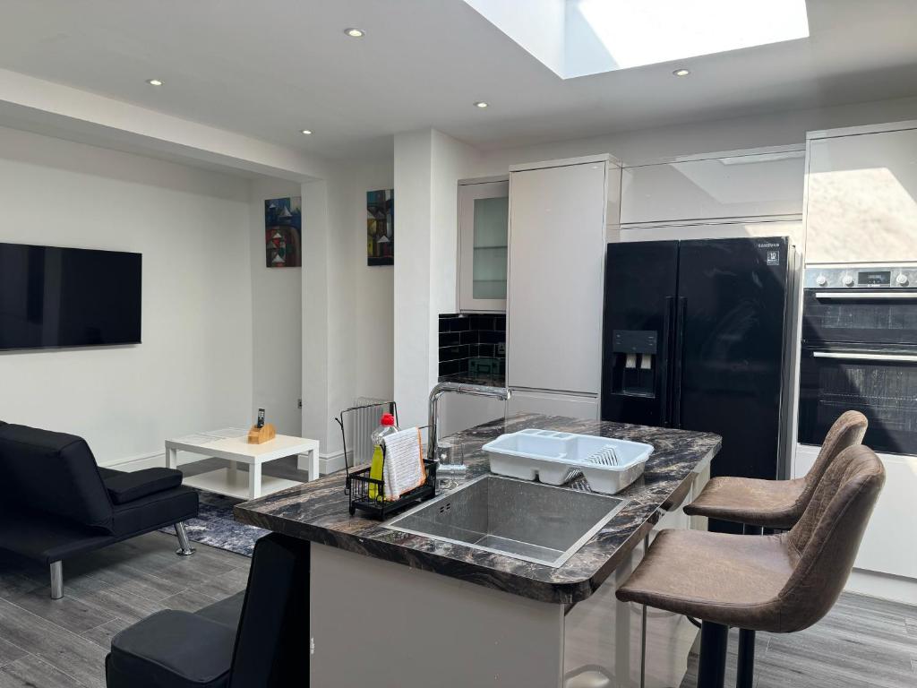 Fotografie z fotogalerie ubytování Big & Spacious 5 Bedroom House in London v destinaci Plumstead