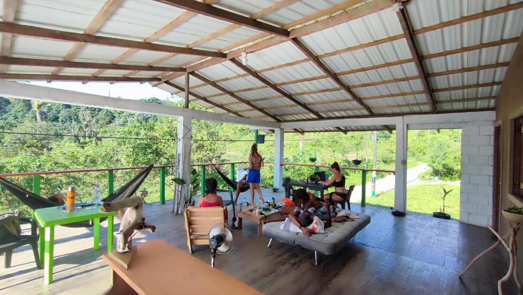 Rõdu või terrass majutusasutuses Hostal Aguas Claras