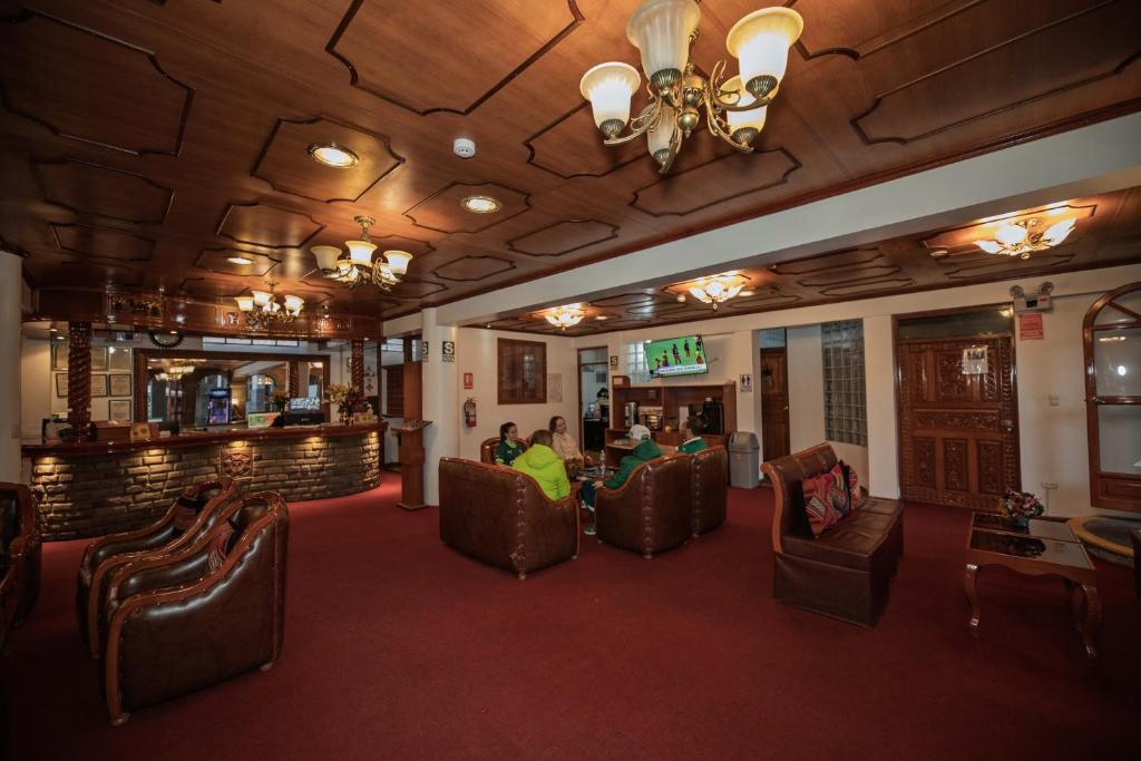 Quechua Hotel Cusco的休息区