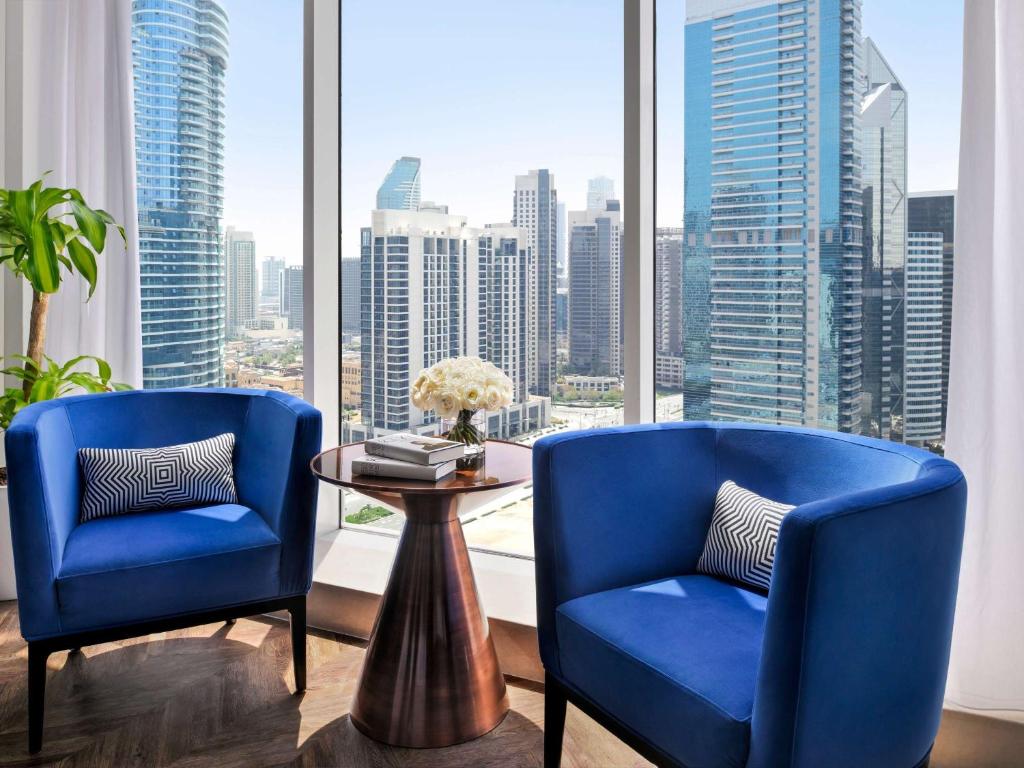 Posezení v ubytování Pullman Dubai Downtown