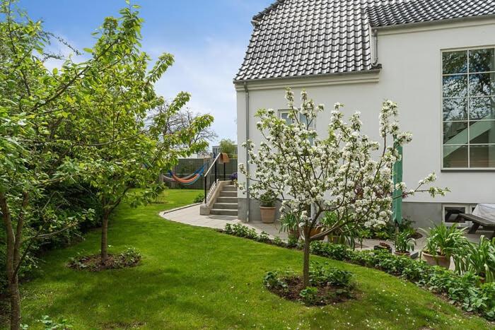 Zahrada ubytování Self-contained apartment in a house in Søborg