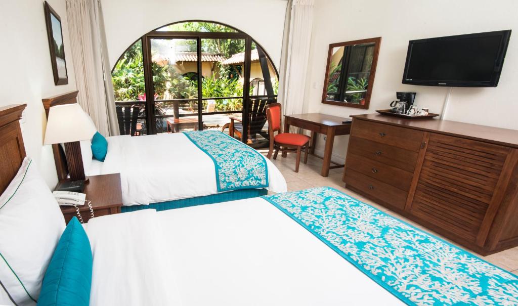 Hotel Punta Leona photo