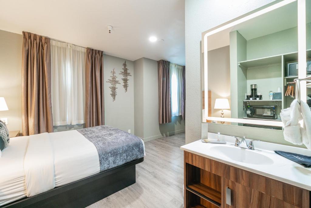 Urban Boutique Hotel - 