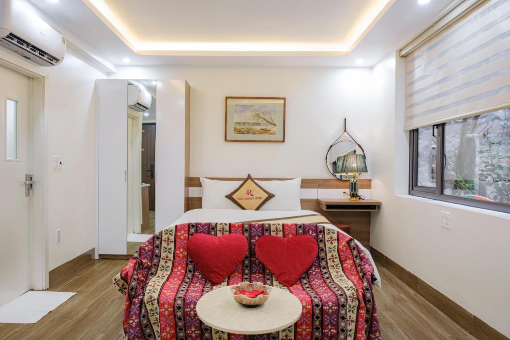 Roza Palace Cat Ba - Double Room With Patio