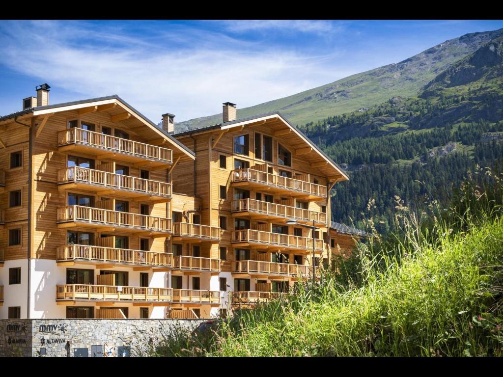Photo de la galerie de l'établissement Apartment in France with Valley Views & Spa, à Tignes