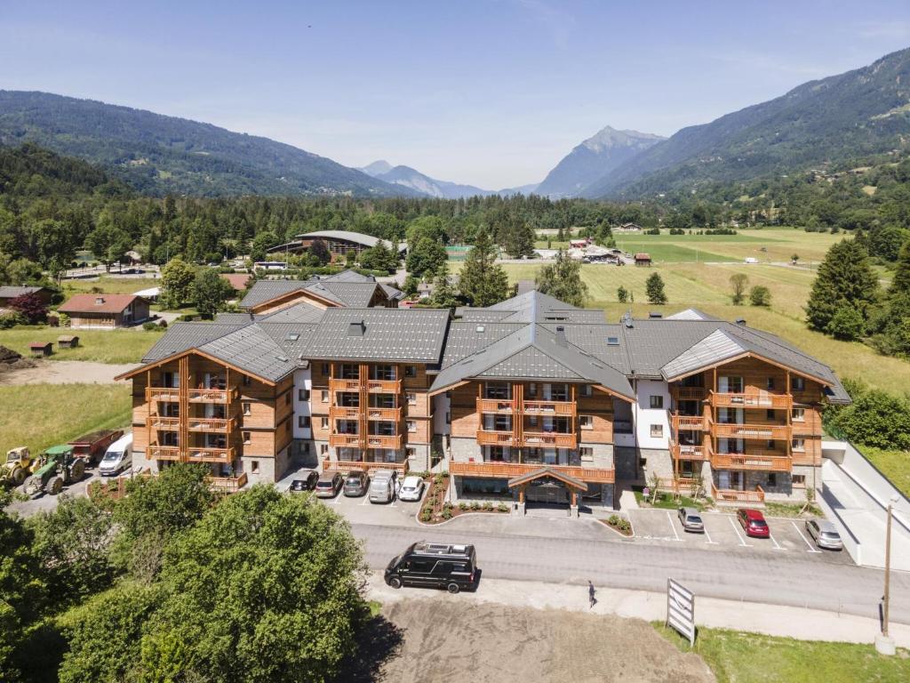 Photo de la galerie de l'établissement Apartment in Samoëns with Spa & Pool, à Samoëns