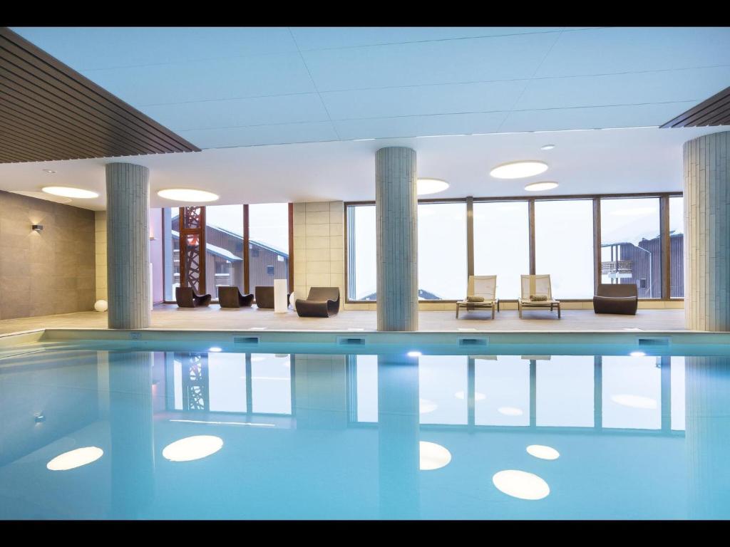 Photo de la galerie de l'établissement Apartment in Hauteluce with Ski-In Ski-Out Access, à Hauteluce