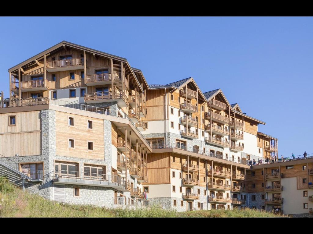 Photo de la galerie de l'établissement Apartment in France with Heated Pool & Spa, à Levassaix