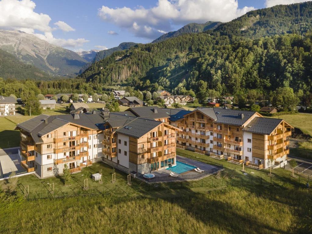 Photo de la galerie de l'établissement Apartment in Samoëns with Spa and Pool, à Samoëns