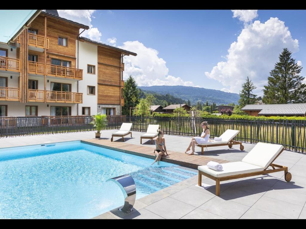 Photo de la galerie de l'établissement Apartment in Samoëns with Spa & Pool, à Samoëns