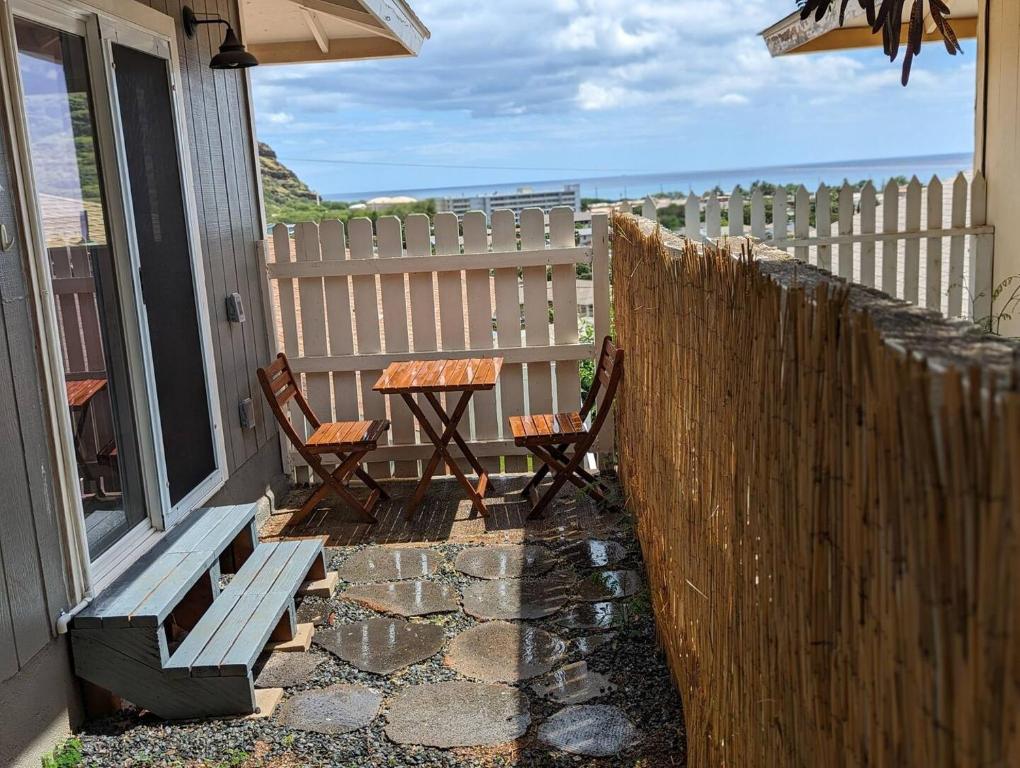 Balkón nebo terasa v ubytování Panoramic Viewhouse Only 2-min Drive To Beach!