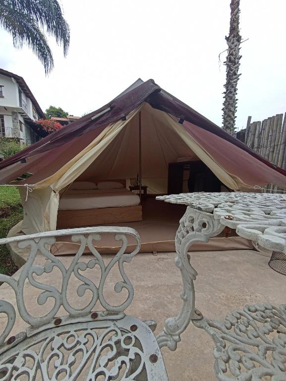 Budova, kde se the luxury tent nachází