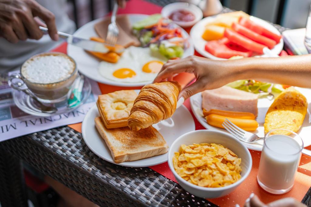 Citrus Patong Hotel by Compass Hospitality - Resim 6