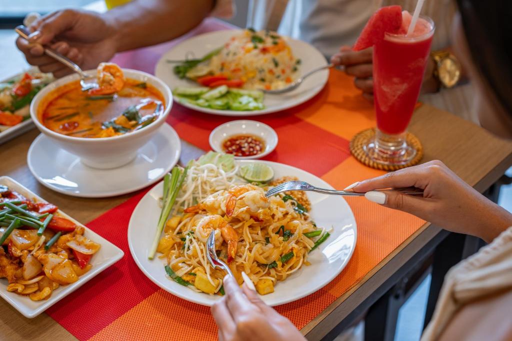 Citrus Patong Hotel by Compass Hospitality - Resim 13