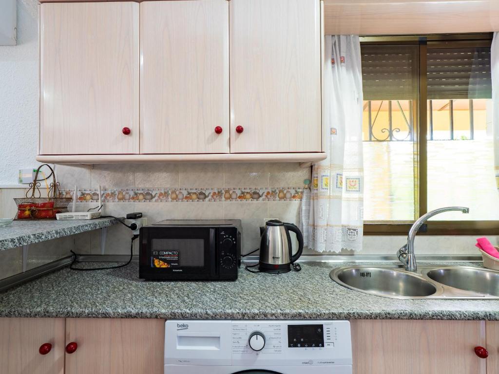 A kitchen or kitchenette at Cubo's Finca Megan