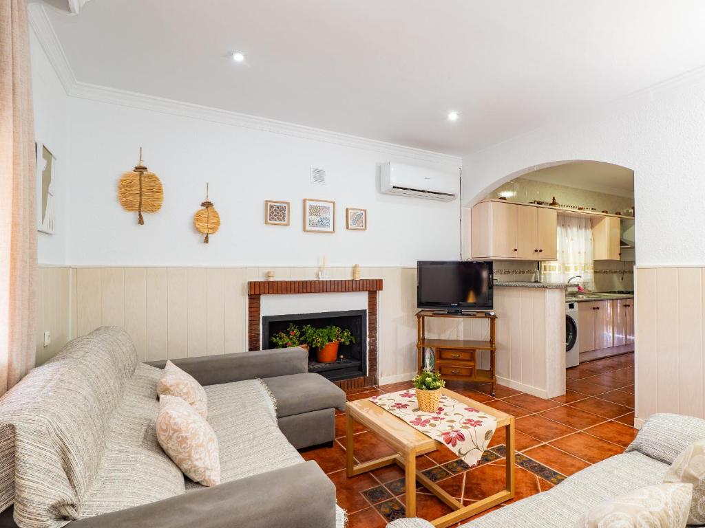 A television and/or entertainment centre at Cubo's Finca Megan