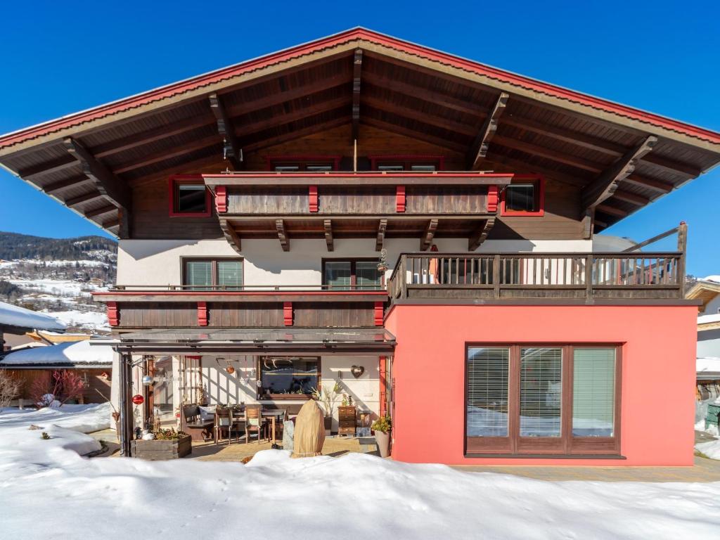 Balkón alebo terasa v ubytovaní Apartment in Bramberg am Wildkogel with balcony