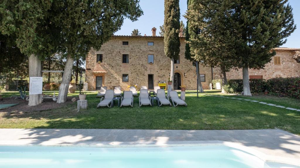 Bazén v ubytovaní Il Castagnolo Country B&B alebo v jeho blízkosti