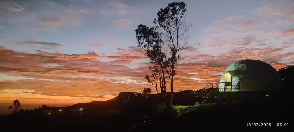 Příroda nedaleko prázdninového areálu