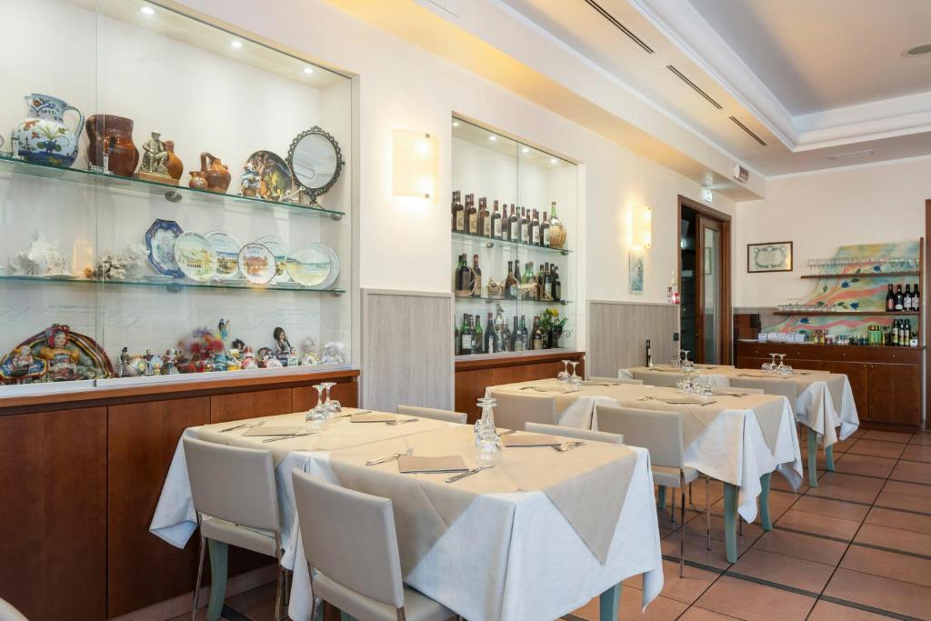 Напитки в Hotel Mondial