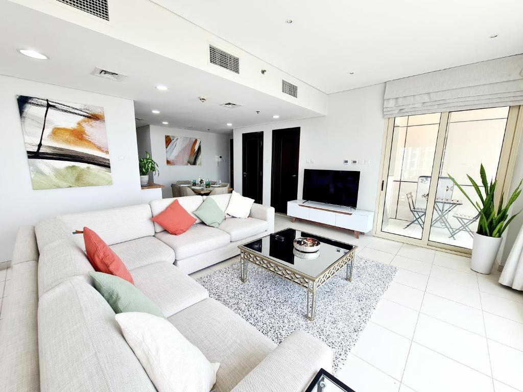 Fotografie z fotogalerie ubytování SUNRISE HOMES - 2 BR with Panoramic Views next to JBR Beach v Dubaji