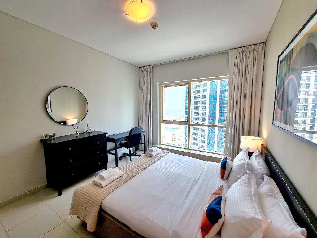 Fotografie z fotogalerie ubytování SUNRISE HOMES - 2 BR with Panoramic Views next to JBR Beach v Dubaji