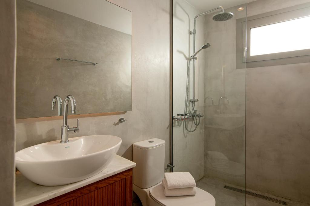 Koupelna v ubytování The Central Boutique Apartments