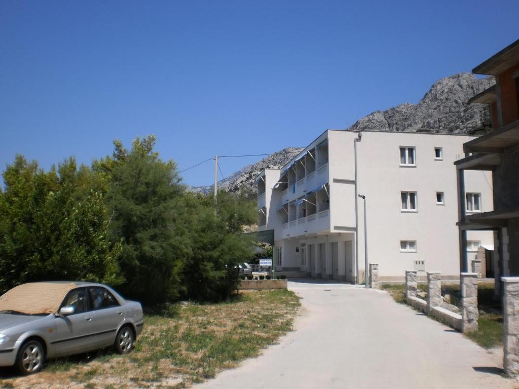 Apartments with parking space Nemira, Omis - 19635